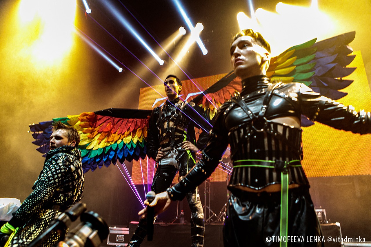 Hatari raise rainbow wings in Russia